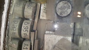 На кусочках алюминия проступает начальная коррозия. (7270 просмотров) <a class='original' href='./download/file.php?id=100526&mode=view' target=_blank>Загрузить оригинал (4.09 МБ)</a>