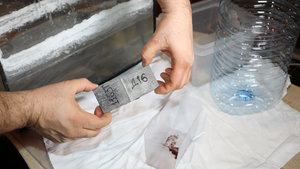 Вытаскиваем образцы, вытираем и фоткаем. Смотрим. И ничего страшного пока-что не находим. (7175 просмотров) <a class='original' href='./download/file.php?id=101868&mode=view' target=_blank>Загрузить оригинал (6.29 МБ)</a>