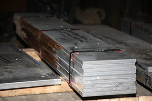 Полосы мы нарезаем из части плиты. У нас остаётся много полос, шириной от 100мм до 1100мм, длиной около 3-х метров (4748 просмотров) <a class='original' href='./download/file.php?id=102196&mode=view' target=_blank>Загрузить оригинал (7.25 МБ)</a>