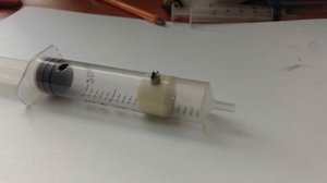 Установил во внутрь шприца не доходя до края 15мм для контроля за смазкой (3446 просмотров) <a class='original' href='./download/file.php?id=103239&mode=view' target=_blank>Загрузить оригинал (329.69 КБ)</a>