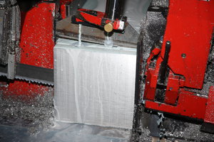 Нарезанные дюралюминиевые полосы (Плита Д16, =16мм) &quot;пакетом&quot; отрезаются в cnc-лентопиле. (4775 просмотров) <a class='original' href='./download/file.php?id=104192&mode=view' target=_blank>Загрузить оригинал (10.41 МБ)</a>