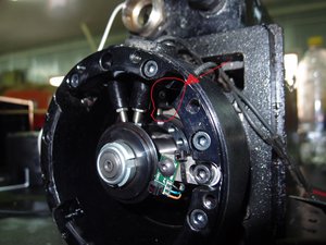 вон там вдалеке , в красном кружочке виновник ( индуктивный ф 4 мм ) (8524 просмотра) <a class='original' href='./download/file.php?id=106158&mode=view' target=_blank>Загрузить оригинал (1.87 МБ)</a>