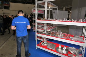 На стенде малая часть образцов поставляемой нами продукции из титана, алюминия и медных сплавов. (5816 просмотров) <a class='original' href='./download/file.php?id=107854&mode=view' target=_blank>Загрузить оригинал (2.76 МБ)</a>