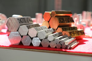 На переднем плане шестигранники Д16Т и Д16ТПП, на втором плане ШГ. ЛС59-1 (5801 просмотр) <a class='original' href='./download/file.php?id=107895&mode=view' target=_blank>Загрузить оригинал (7.41 МБ)</a>