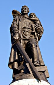 Памятник воину-освободителю.jpg (3173 просмотра) <a class='original' href='./download/file.php?id=111046&mode=view' target=_blank>Загрузить оригинал (392.57 КБ)</a>