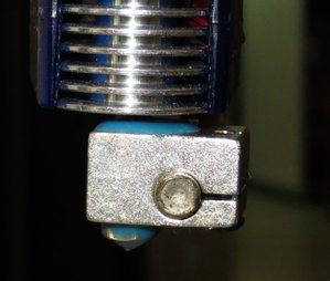 Экструдер протек.JPG (3945 просмотров) <a class='original' href='./download/file.php?id=113174&mode=view' target=_blank>Загрузить оригинал (101.89 КБ)</a>