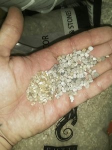 вот такая крошка кварцевая, фракции 2-3 и 3-5 (2917 просмотров) <a class='original' href='./download/file.php?id=117129&mode=view' target=_blank>Загрузить оригинал (99.88 КБ)</a>