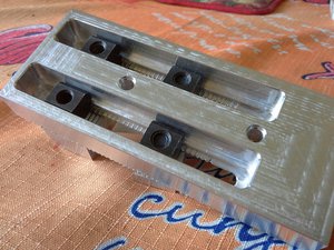 Направляющих не делал, ибо тиски учебно-тренировочные. Кстати, ширина основания 50мм, длинна 120, высота неподвижной губки 10мм (3405 просмотров) <a class='original' href='./download/file.php?id=117783&mode=view' target=_blank>Загрузить оригинал (402.22 КБ)</a>