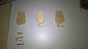 авот со вторым с первого раза не получилось. подача 350, 1 мм за проход, кукуруза d2<br />когда первая заготовка обломилась в тонком месте станок дал пропуск шагов и фреза на все 7мм врезалась в материал, но при этом еще 10 см прошла... до слома. вторую - увеличил тонкое место на хвосте и... не дорезал по глубине. последняя  - припуск Z ниже заготовки на 0.2 (5069 просмотров) <a class='original' href='./download/file.php?id=118122&mode=view' target=_blank>Загрузить оригинал (2.11 МБ)</a>