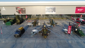 Какая-то техника стоит. Наверное из алюминия ещё сделана (18598 просмотров) <a class='original' href='./download/file.php?id=118709&mode=view' target=_blank>Загрузить оригинал (7.04 МБ)</a>