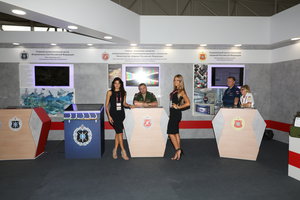 Стенд МИНОБОРОНЫ, корпус D (4) Армия 2017 (18389 просмотров) <a class='original' href='./download/file.php?id=119198&mode=view' target=_blank>Загрузить оригинал (7.38 МБ)</a>