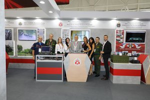 ЦНИИ РТК на Армия-2017. Их коптеры весят до 20-30тн (18379 просмотров) <a class='original' href='./download/file.php?id=119201&mode=view' target=_blank>Загрузить оригинал (4.44 МБ)</a>