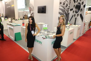 Стенд c ШВП, рельсовыми направляющими хивин и двумя К. (18358 просмотров) <a class='original' href='./download/file.php?id=119264&mode=view' target=_blank>Загрузить оригинал (6.93 МБ)</a>