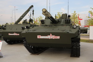 Боевая техника на открытой экспозиции в парке Патриот на АРМИЯ-2017 (18308 просмотров) <a class='original' href='./download/file.php?id=119294&mode=view' target=_blank>Загрузить оригинал (7.16 МБ)</a>