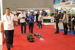 &quot;Боевая&quot; техника внутри, в парке Патриот на АРМИЯ-2017 (18308 просмотров) <a class='original' href='./download/file.php?id=119301&mode=view' target=_blank>Загрузить оригинал (7.81 МБ)</a>