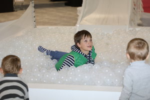 Бассейн  для детей на Армия-2017 (18289 просмотров) <a class='original' href='./download/file.php?id=119324&mode=view' target=_blank>Загрузить оригинал (5.46 МБ)</a>