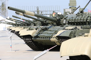 Военная техника на МВТФ «АРМИЯ-2017», открытая экспозиция, пав. А, стволы танковых орудий, перспектива (18115 просмотров) <a class='original' href='./download/file.php?id=119514&mode=view' target=_blank>Загрузить оригинал (7.75 МБ)</a>