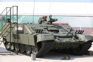 Военная техника на МВТФ «АРМИЯ-2017», открытая экспозиция, около пав. А (18115 просмотров) <a class='original' href='./download/file.php?id=119517&mode=view' target=_blank>Загрузить оригинал (7.71 МБ)</a>