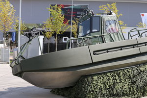 Военная техника на МВТФ «АРМИЯ-2017», открытая экспозиция, около пав. А (18115 просмотров) <a class='original' href='./download/file.php?id=119520&mode=view' target=_blank>Загрузить оригинал (10.71 МБ)</a>