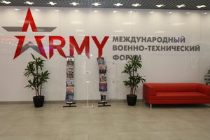 Удобно. Никого нет. Все заняты подготовкой. Никто журналы не собирает, никто не лезет в кадр. (18076 просмотров) <a class='original' href='./download/file.php?id=119580&mode=view' target=_blank>Загрузить оригинал (6.62 МБ)</a>