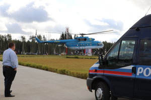 Некоторые  важные гости добирались на винтокрылах (18053 просмотра) <a class='original' href='./download/file.php?id=119625&mode=view' target=_blank>Загрузить оригинал (6.63 МБ)</a>