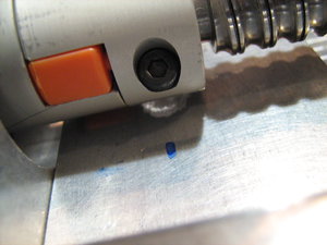 Шляпка винта цепляла плиту, доработал шарошкой. (показана красивая сторона г-г-г :) ) (3655 просмотров) <a class='original' href='./download/file.php?id=120107&mode=view' target=_blank>Загрузить оригинал (1.38 МБ)</a>