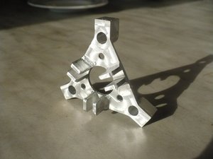 Здесь было много чередования торцевых фрез на 6мм, 3.175мм, фаски делал коничическим гравером 3.175 на 90 градусов на максимальных оборотах. (13413 просмотров) <a class='original' href='./download/file.php?id=12015&mode=view' target=_blank>Загрузить оригинал (169.94 КБ)</a>