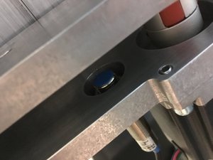 Сделать резьбу в детали под датчик, это значит при регулировке, нужно крутить датчик, соответственно придется обрезать провод:-) А так открутили подальше наружную гайку, высунули датчик, подкрутили и затянули наружную гайку. (3320 просмотров) <a class='original' href='./download/file.php?id=121491&mode=view' target=_blank>Загрузить оригинал (141.34 КБ)</a>