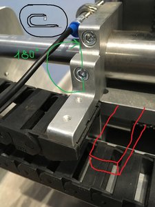 Нужно развернуть кронштейн вверх и кабельканал прикрутить сверху, чтобы обеспечить больший радиус изгиба. (3320 просмотров) <a class='original' href='./download/file.php?id=121492&mode=view' target=_blank>Загрузить оригинал (136.05 КБ)</a>