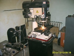 Собрал обратно фрезер, и вытачил на нем опоры ШВП, для него же. (7875 просмотров) <a class='original' href='./download/file.php?id=12211&mode=view' target=_blank>Загрузить оригинал (377.46 КБ)</a>