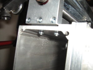 со вспышкой и хорошо видно (на портале 2 винта М5, которые потом заменил на М6) (1421 просмотр) <a class='original' href='./download/file.php?id=122732&mode=view' target=_blank>Загрузить оригинал (1.17 МБ)</a>