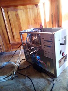 Ящик с драйверами и БП. Раньше в нем стоял SmotchStepper и плата опторазвязки (4437 просмотров) <a class='original' href='./download/file.php?id=124406&mode=view' target=_blank>Загрузить оригинал (130.17 КБ)</a>