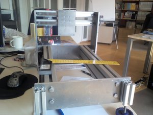 станок собран, но не обработаны края профилей (4019 просмотров) <a class='original' href='./download/file.php?id=12795&mode=view' target=_blank>Загрузить оригинал (355.01 КБ)</a>