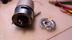 Подшипника в разборе нет.. отправился в мусорку в первой половине дня.. Но есть видос.. потом залью. (3312 просмотров) <a class='original' href='./download/file.php?id=130024&mode=view' target=_blank>Загрузить оригинал (1.64 МБ)</a>