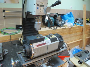 Шпинделёк, для масштаба положил на стол бф 20 (5522 просмотра) <a class='original' href='./download/file.php?id=13012&sid=d3fd4256577d72b8bfe2bfbcd88c7887&mode=view' target=_blank>Загрузить оригинал (2.4 МБ)</a>