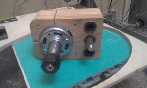 Вариант кронштейна, стягивался простым хомутом (вариант забракован как неудобный) (2812 просмотров) <a class='original' href='./download/file.php?id=131222&mode=view' target=_blank>Загрузить оригинал (1.15 МБ)</a>