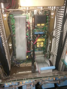 Вот они (усилители) под платой контроля фаз(я так думаю так называется) (1471 просмотр) <a class='original' href='./download/file.php?id=131804&mode=view' target=_blank>Загрузить оригинал (4.93 МБ)</a>