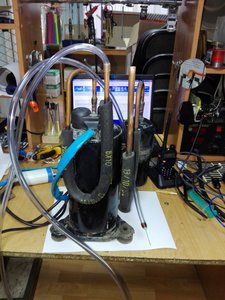 Компрессор из кондиционера (3614 просмотров) <a class='original' href='./download/file.php?id=132231&mode=view' target=_blank>Загрузить оригинал (4.22 МБ)</a>