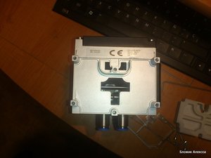 главный выхлопной тоннель и два мелких выхлопа пилотов. внутри видны кишочки в виде штоков поршней и толкателей клапанов пилотов. (6032 просмотра) <a class='original' href='./download/file.php?id=13252&mode=view' target=_blank>Загрузить оригинал (229.32 КБ)</a>