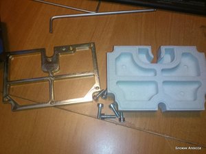 эта серенькая пластмасска - встроенный глушитель. пропускает вздух. (6032 просмотра) <a class='original' href='./download/file.php?id=13253&mode=view' target=_blank>Загрузить оригинал (258.46 КБ)</a>