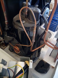 Для чего тонкая трубка свернута кольцами у компрессора? (8095 просмотров) <a class='original' href='./download/file.php?id=133919&mode=view' target=_blank>Загрузить оригинал (1.4 МБ)</a>