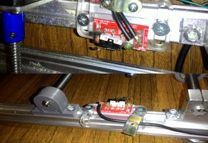 На Y ось микрики поставил на подложки из оргстекла, которую пилил на этом же станке. (2197 просмотров) <a class='original' href='./download/file.php?id=134424&mode=view' target=_blank>Загрузить оригинал (446.46 КБ)</a>