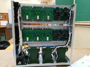 Вот вид сбоку. Внутри 3 платы таких(как понимаю это и есть драйвера) (2412 просмотров) <a class='original' href='./download/file.php?id=138956&mode=view' target=_blank>Загрузить оригинал (304.6 КБ)</a>