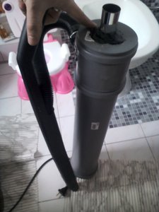 вот такая ручка разъемная от старого пылика. ктото выкинул форверк. есть такие немецкие дорогие пылики. мягенькая трубка, разъемная ручка. (2511 просмотров) <a class='original' href='./download/file.php?id=13909&mode=view' target=_blank>Загрузить оригинал (223.97 КБ)</a>