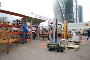 Стенд с образцами заготовок из алюминия, титана и медной группы. (13261 просмотр) <a class='original' href='./download/file.php?id=139153&mode=view' target=_blank>Загрузить оригинал (9.48 МБ)</a>