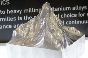 Уникальный дюралюминиевый географический монумент. (3202 просмотра) <a class='original' href='./download/file.php?id=139430&mode=view' target=_blank>Загрузить оригинал (7.99 МБ)</a>