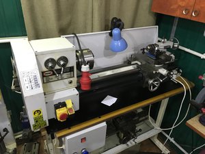 Токарный станочек. А что внизу - еще один? (5807 просмотров) <a class='original' href='./download/file.php?id=141462&mode=view' target=_blank>Загрузить оригинал (2.11 МБ)</a>