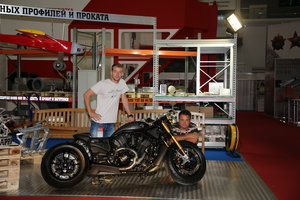 Использованные материалы: соображалка, Д16ЧТ, В95ПЧТ2, углепластики, кусочек харлея, нержавейка, рифлёнка, ПКИ и др. А также много света. (1971 просмотр) <a class='original' href='./download/file.php?id=145729&mode=view' target=_blank>Загрузить оригинал (9.4 МБ)</a>