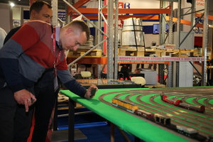 В первый день выствки АРМИЯ-2018 ходили очень серьёзные мужчины. (1962 просмотра) <a class='original' href='./download/file.php?id=145736&mode=view' target=_blank>Загрузить оригинал (8.15 МБ)</a>