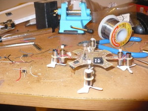 Да, это пластиковые тиски с присоской на заднем плане, для моих задач самое оно. (11471 просмотр) <a class='original' href='./download/file.php?id=14879&mode=view' target=_blank>Загрузить оригинал (2.39 МБ)</a>